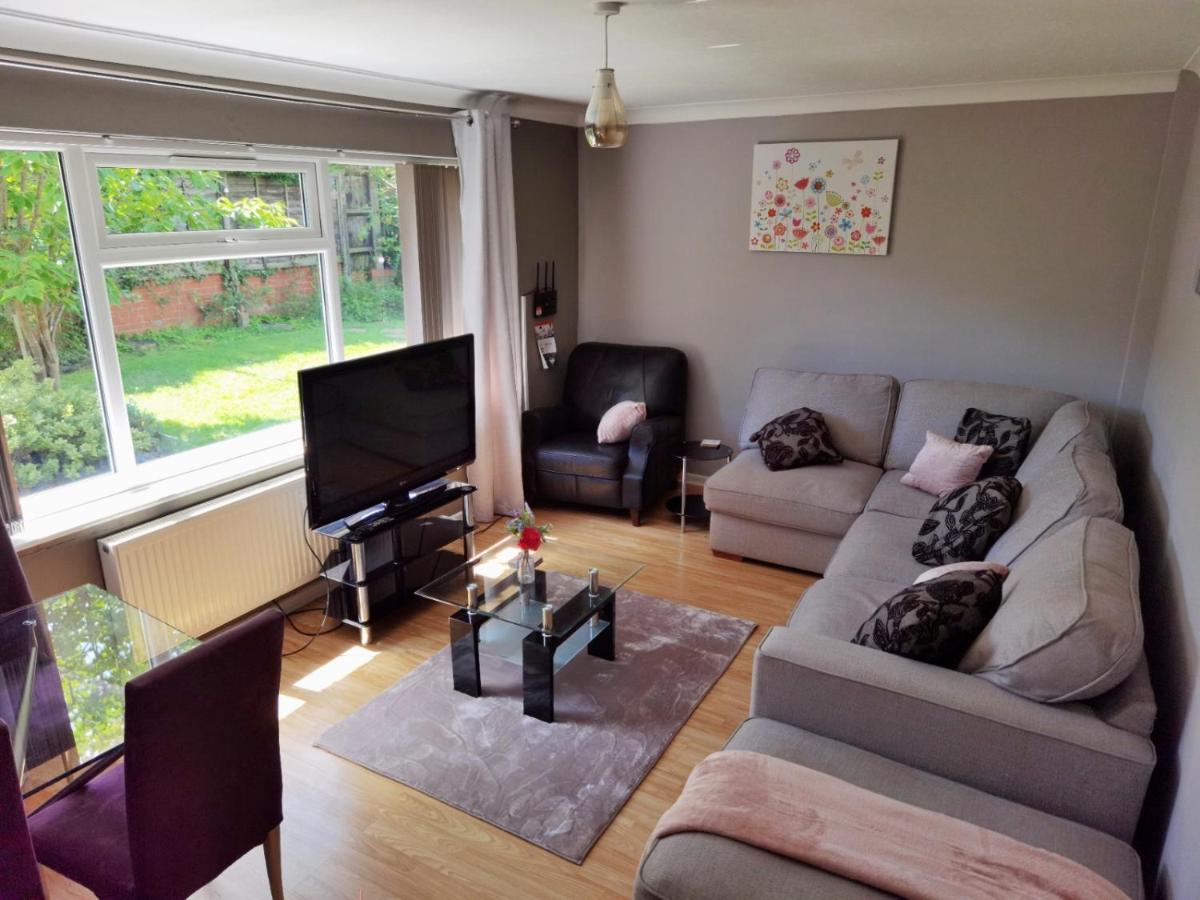 Fourth Avenue, Lovely Bungalow Available For Guests And Contractors Parking Wifi 诺丁汉 外观 照片