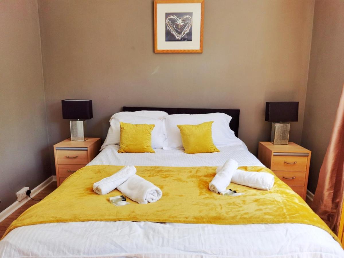 Fourth Avenue, Lovely Bungalow Available For Guests And Contractors Parking Wifi 诺丁汉 外观 照片